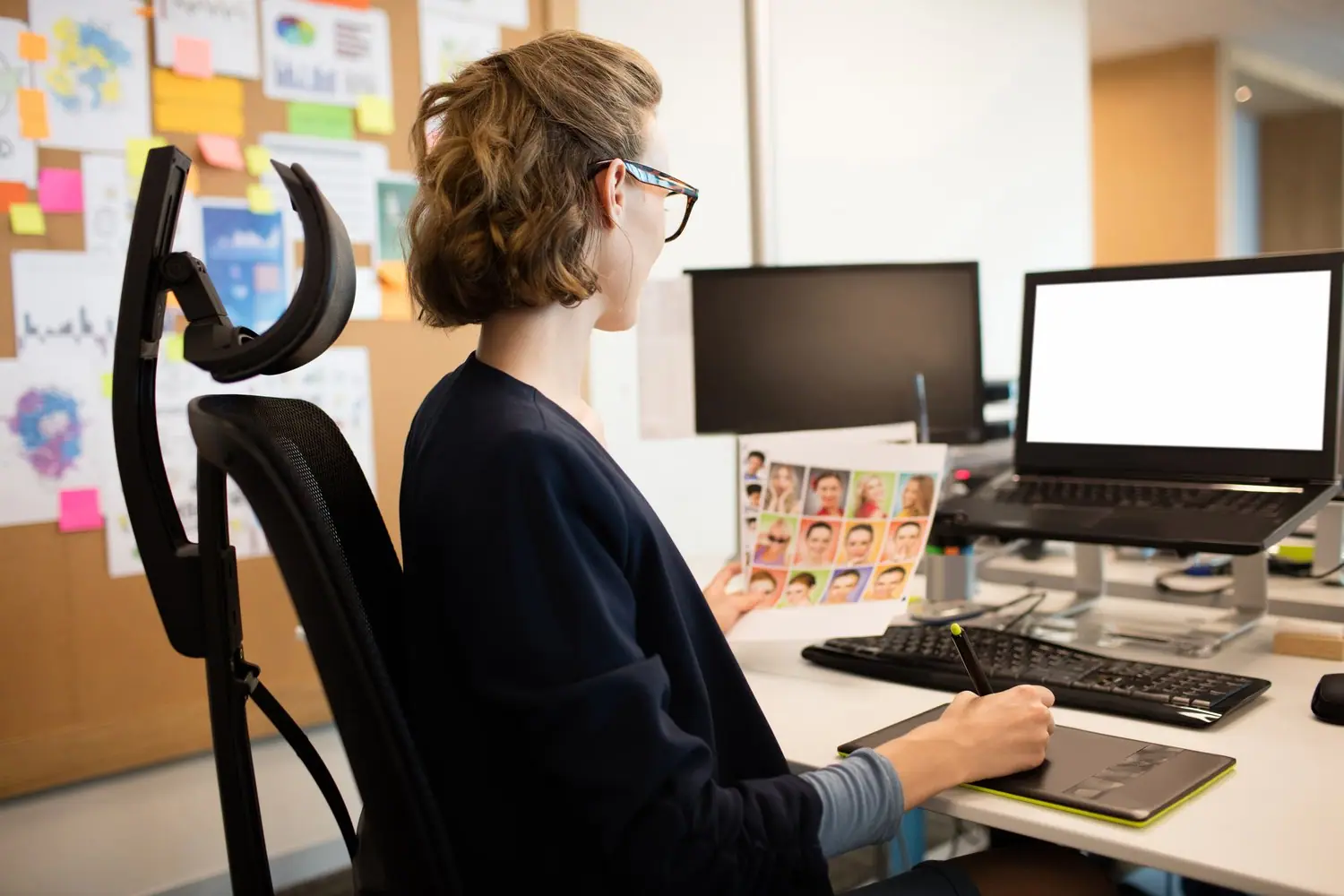 Dlaczego ergonomia w miejscu pracy wpływa na efektywność